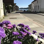 Hotel Reenskaug 3*