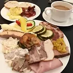 Hotel Reenskaug 3*
