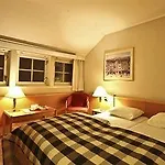 Reenskaug Hotel