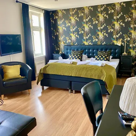 Hotel Reenskaug 3*