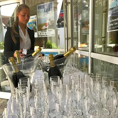 Hotel Reenskaug 3*