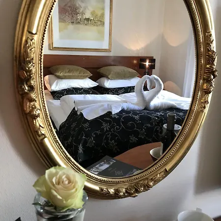Reenskaug Hotell 3*