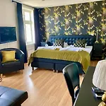 Hotel Reenskaug 3*