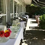 Hotel Reenskaug 3*